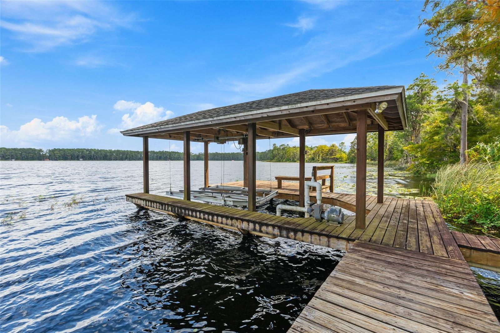 16692 LAKE PICKETT RD