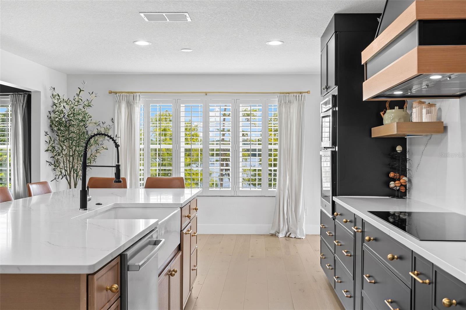 16692 LAKE PICKETT RD