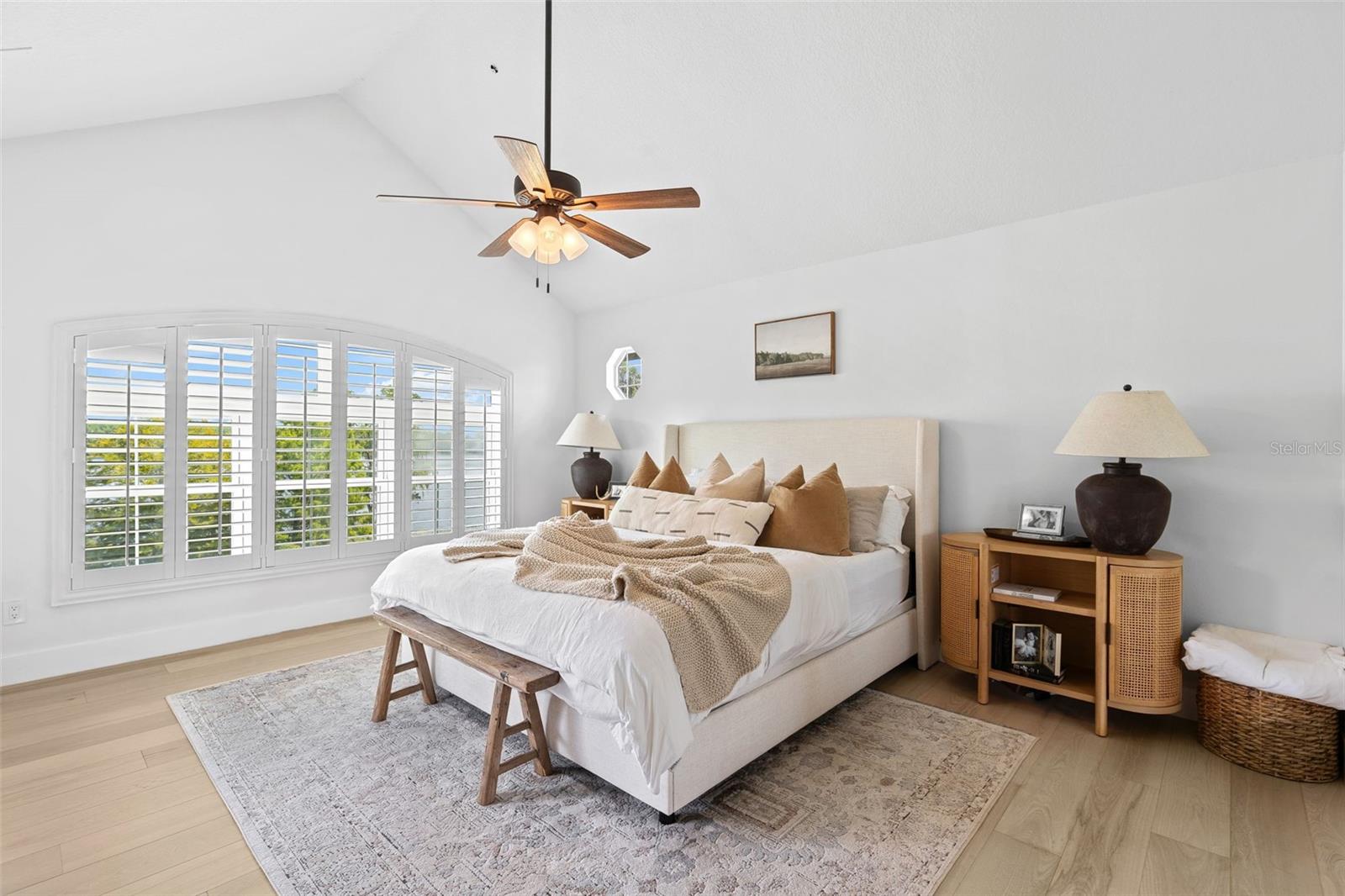 16692 LAKE PICKETT RD