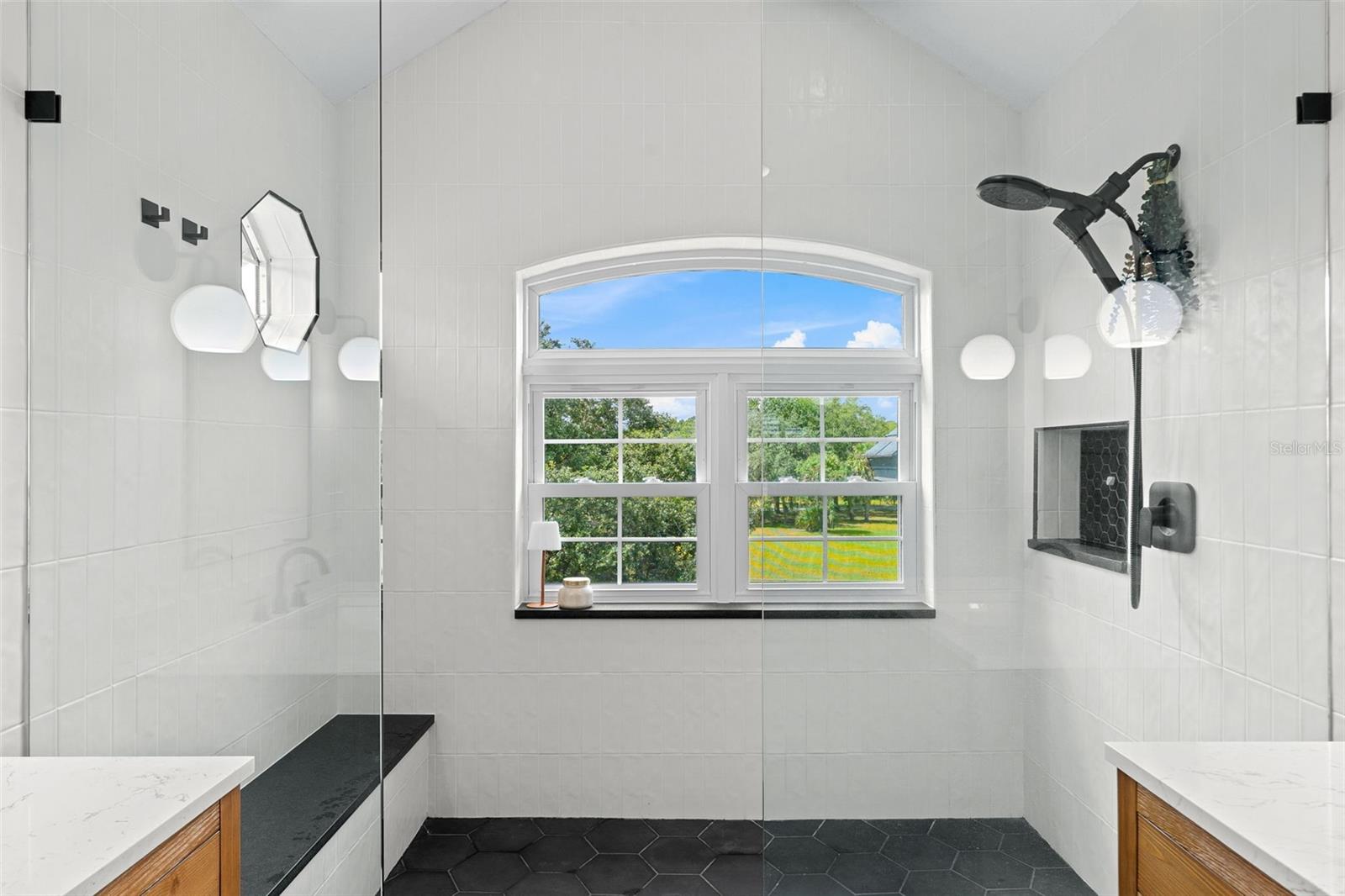 16692 LAKE PICKETT RD