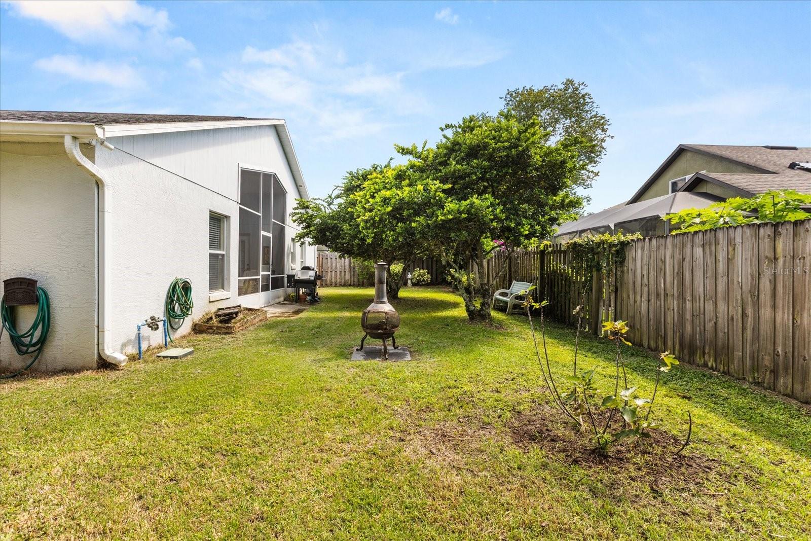 805 LEWIS PL
