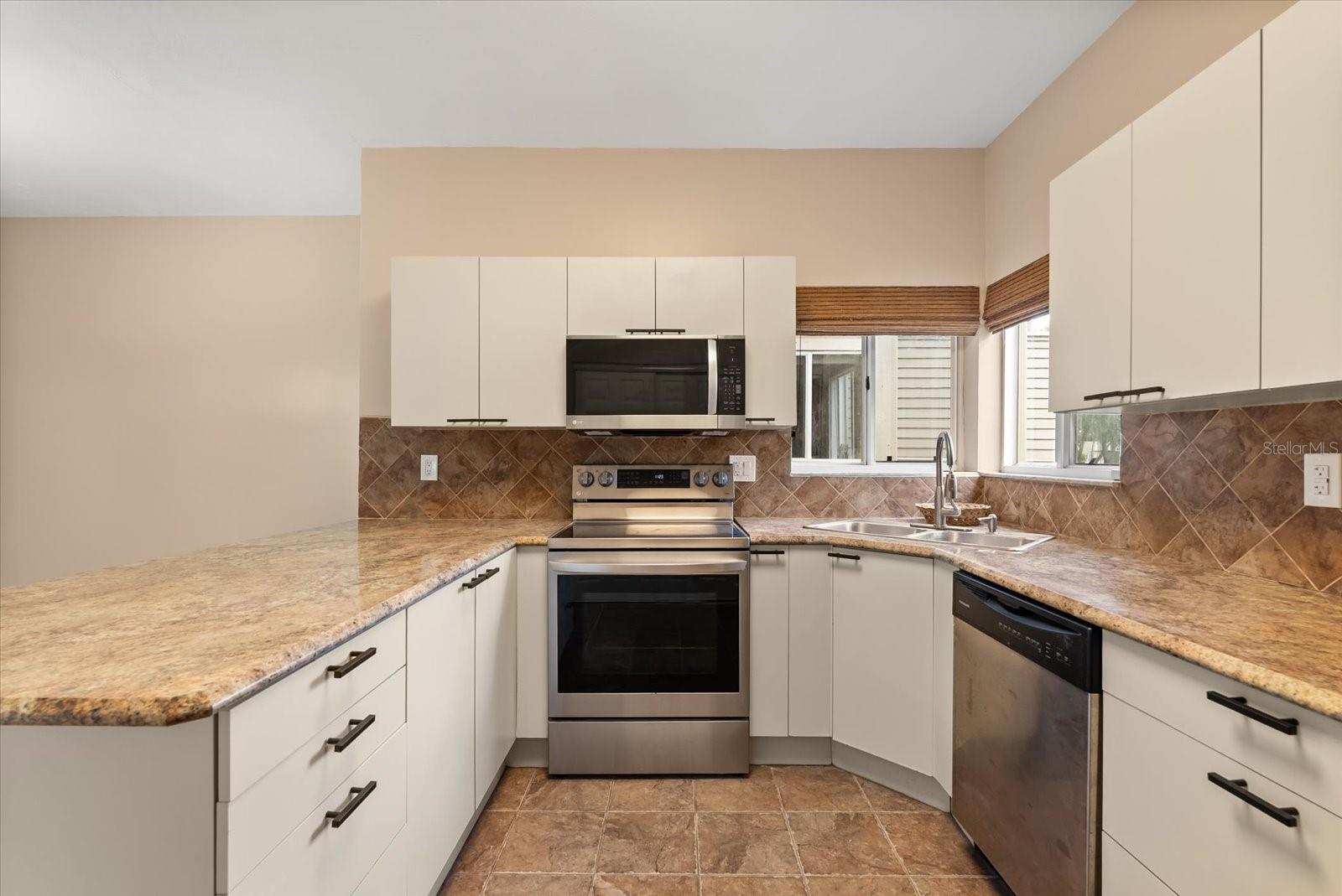 1 MAGNOLIA DR S #1