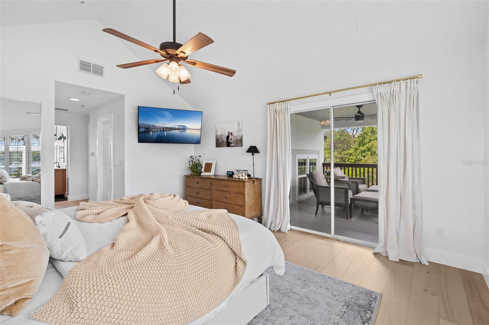 16692 LAKE PICKETT RD