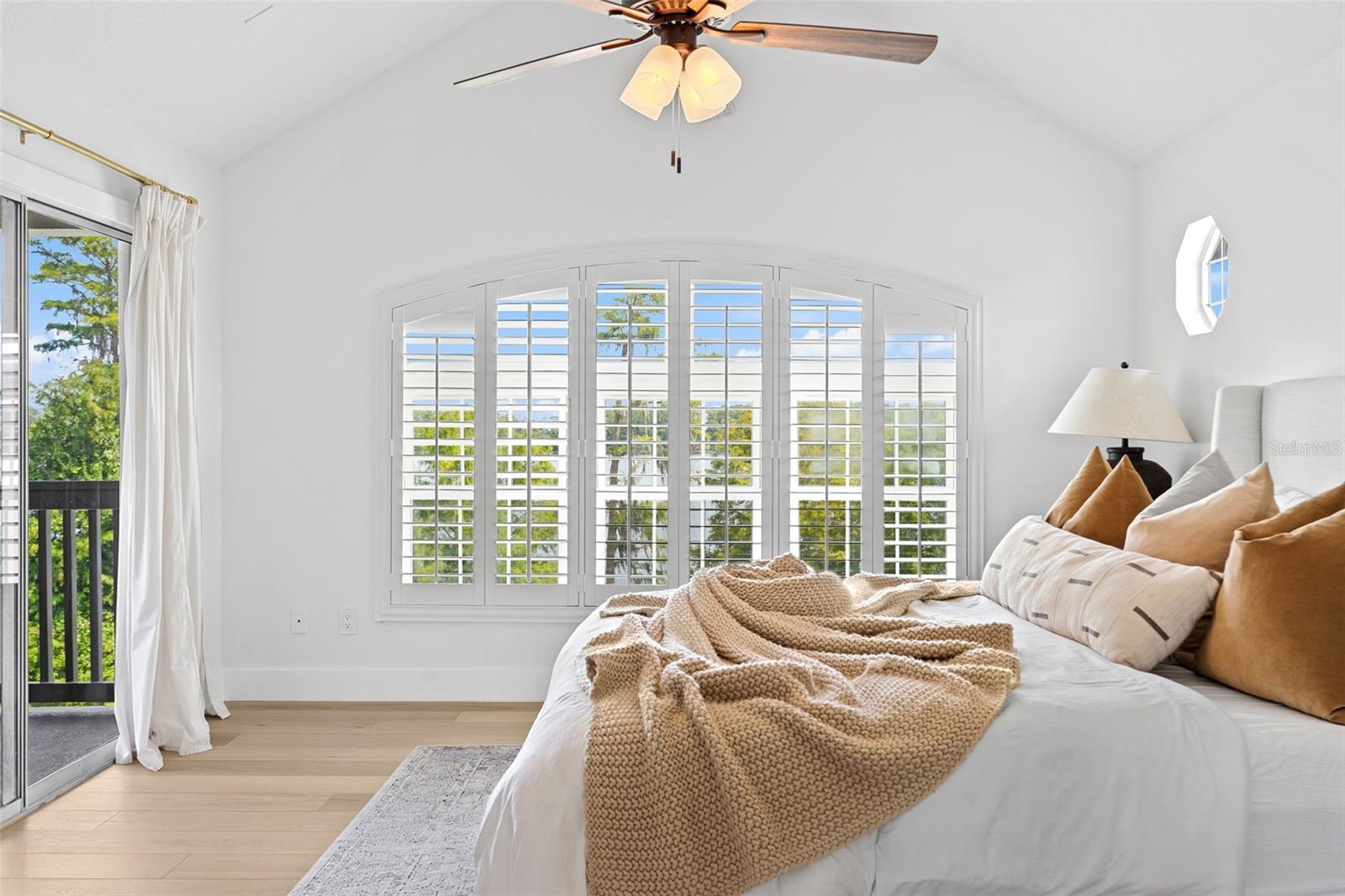 16692 LAKE PICKETT RD