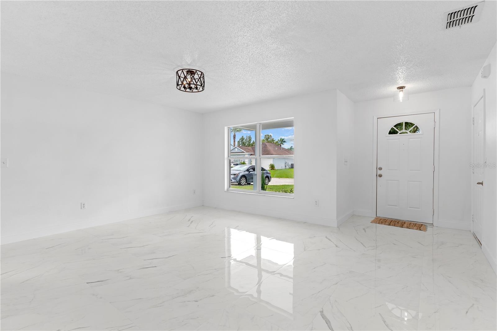 421 ROLLINS DR