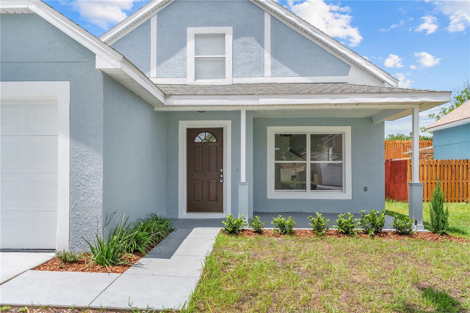 421 ROLLINS DR