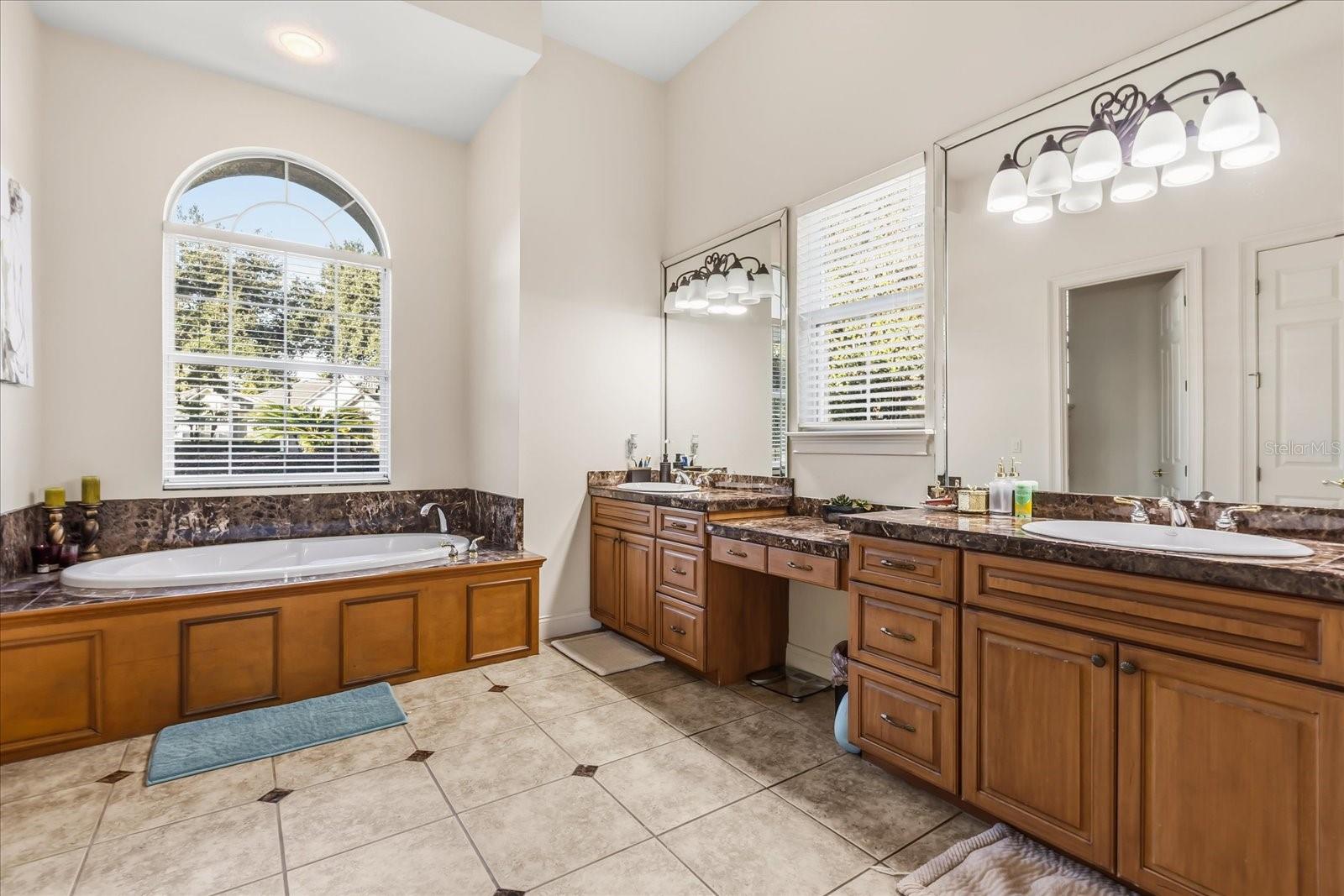 3235 WINDING PINE TRL