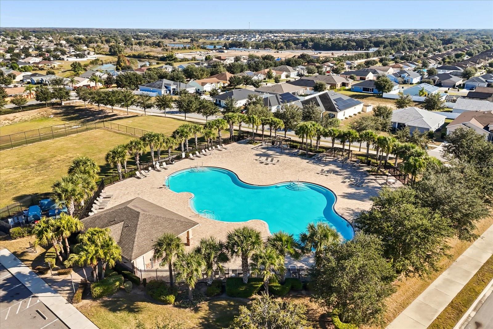 321 MEADOW POINTE DR