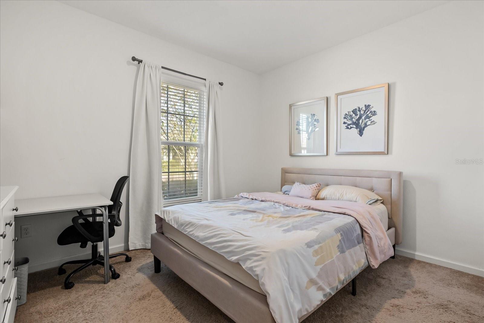 321 MEADOW POINTE DR