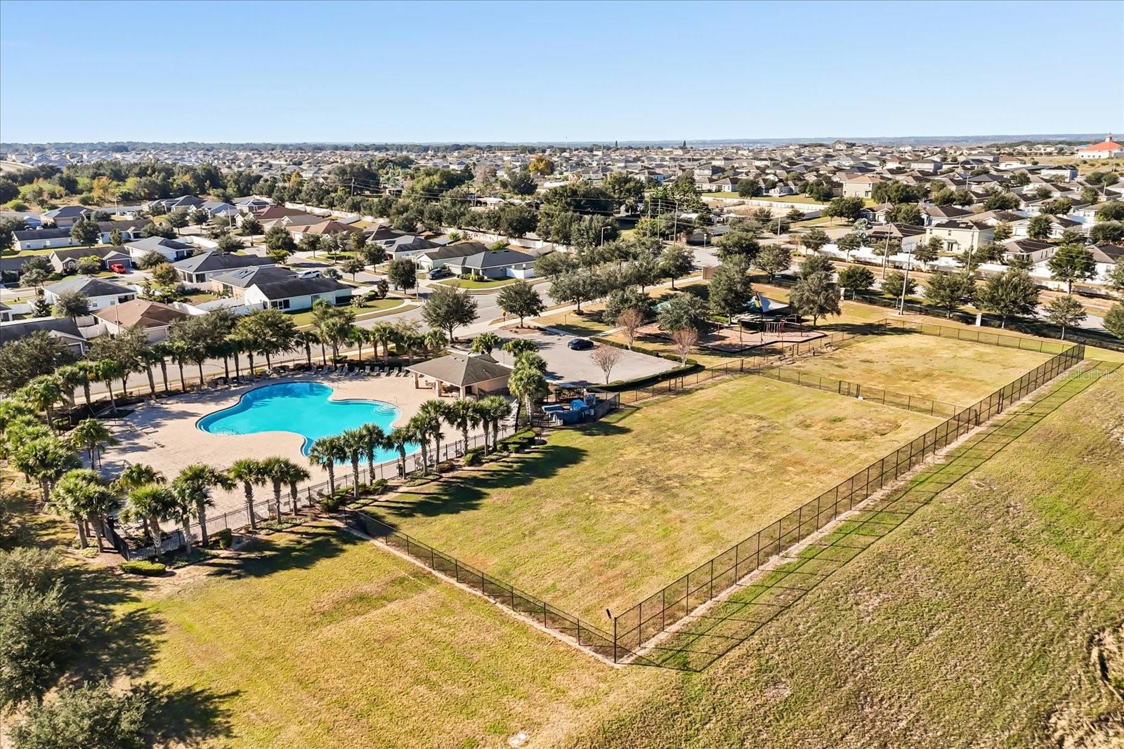 321 MEADOW POINTE DR