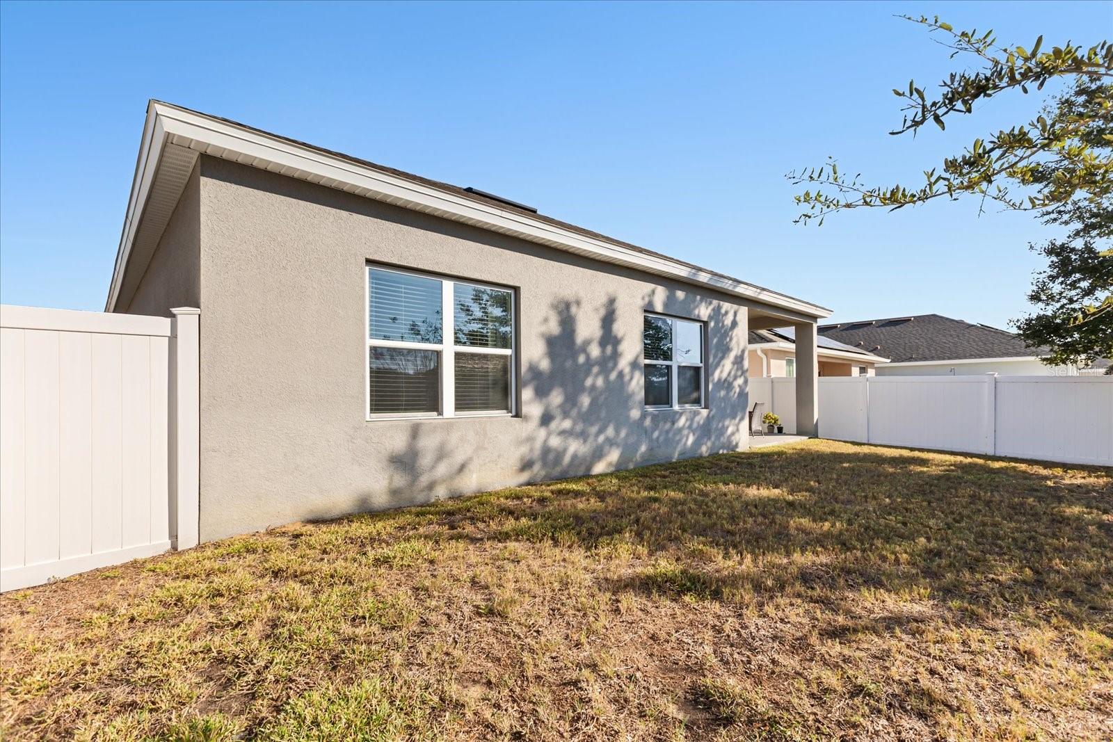 321 MEADOW POINTE DR