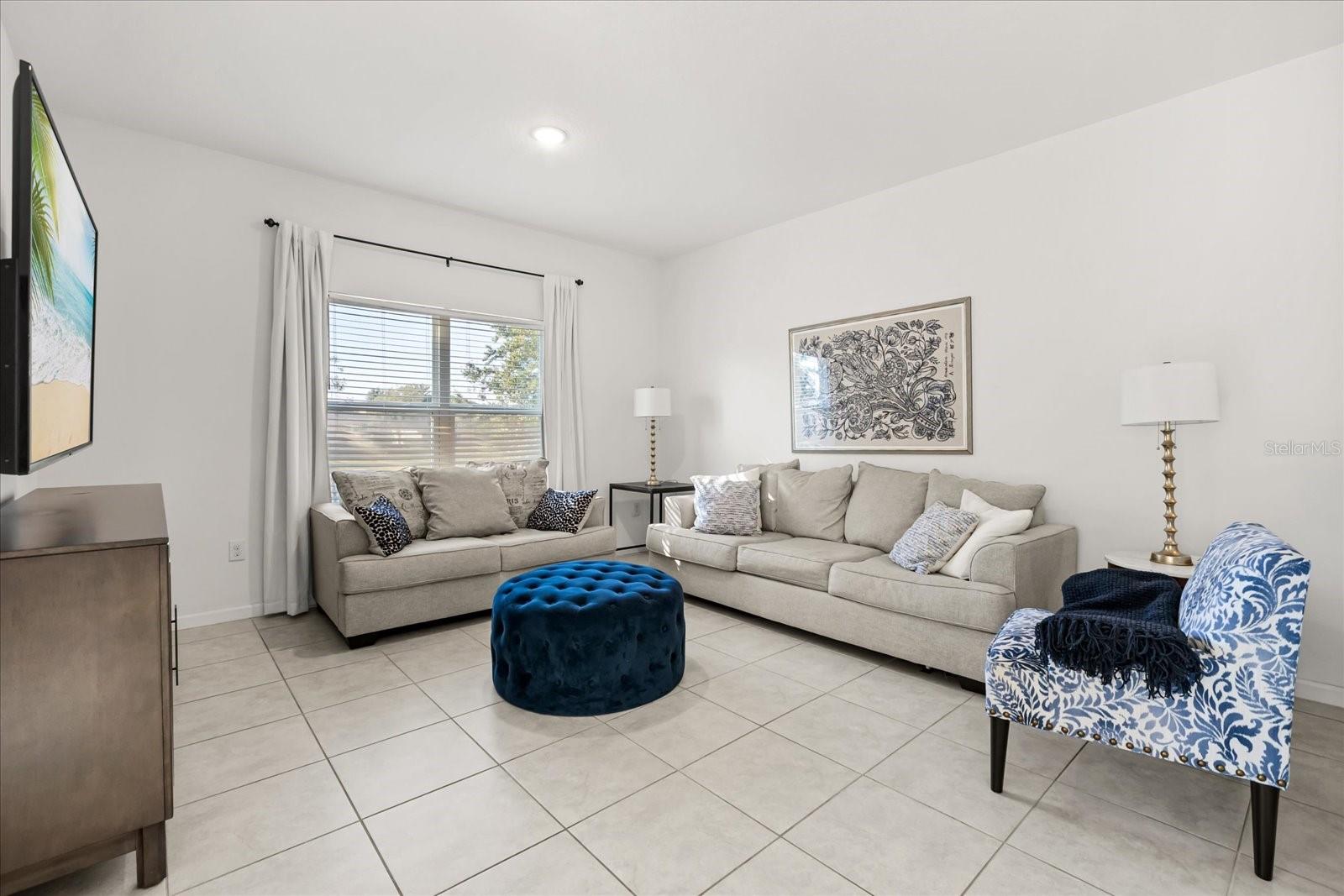 321 MEADOW POINTE DR