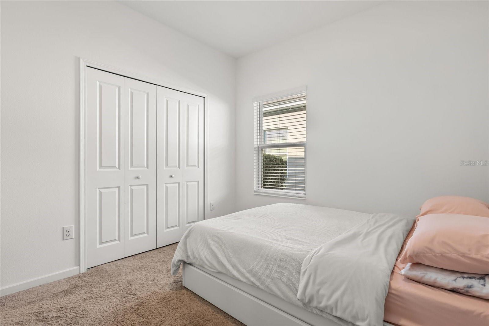 321 MEADOW POINTE DR