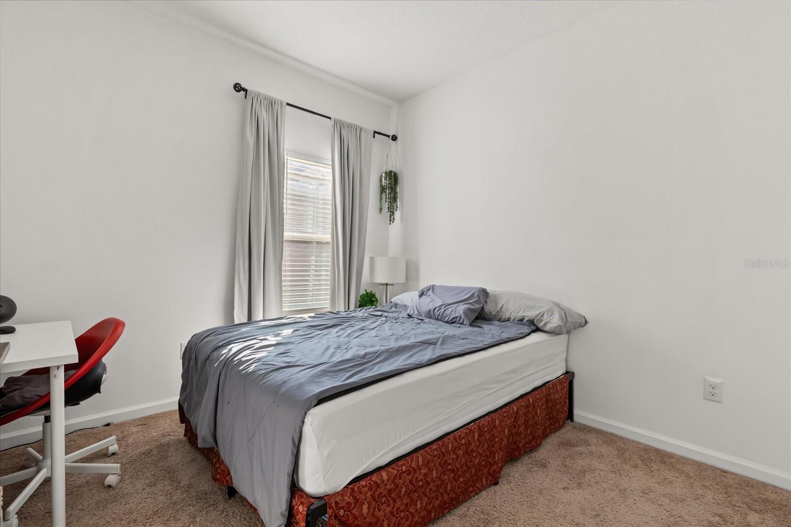 321 MEADOW POINTE DR