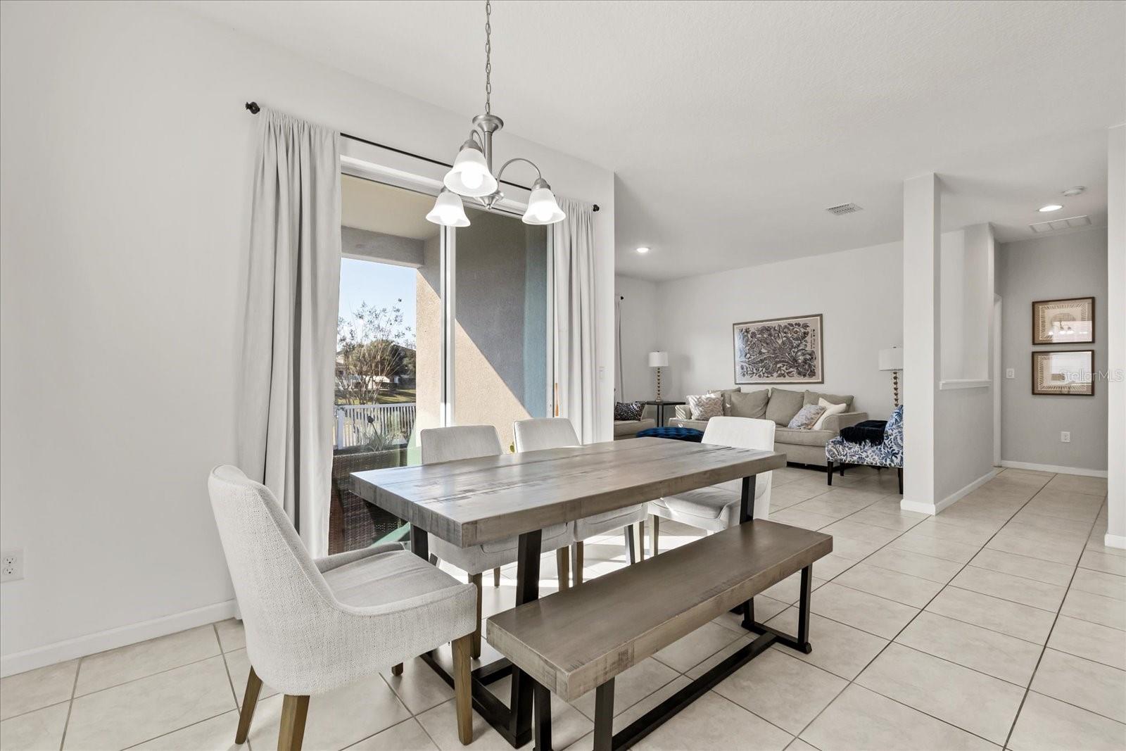 321 MEADOW POINTE DR