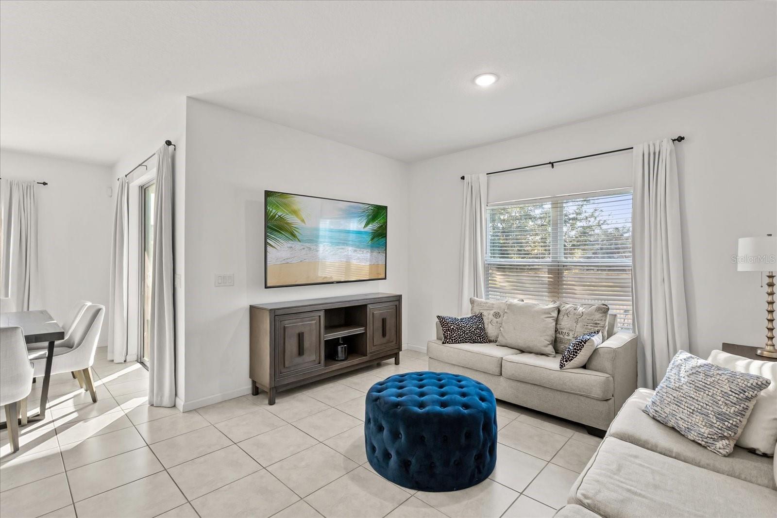 321 MEADOW POINTE DR