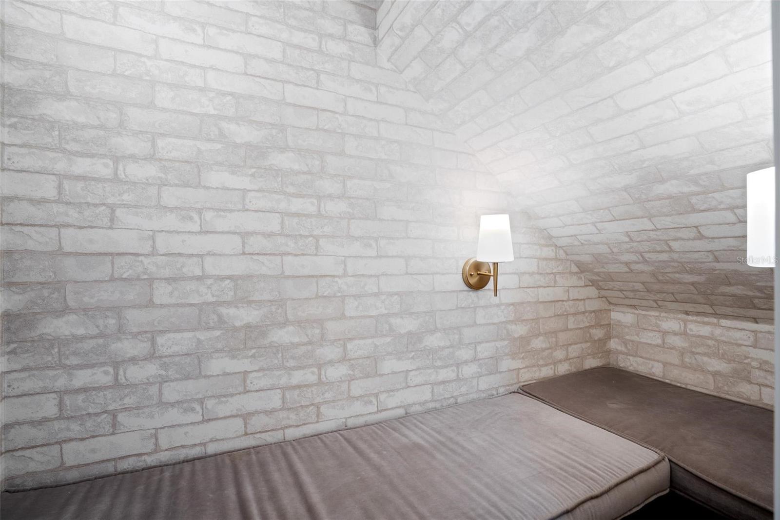 12530 CLIMBING VINE CT