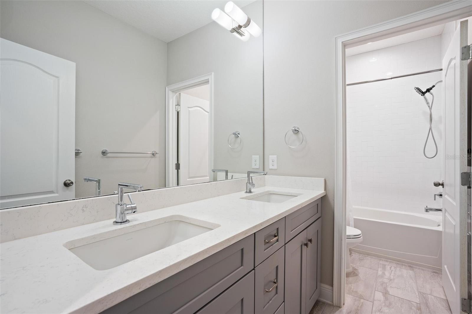 12530 CLIMBING VINE CT