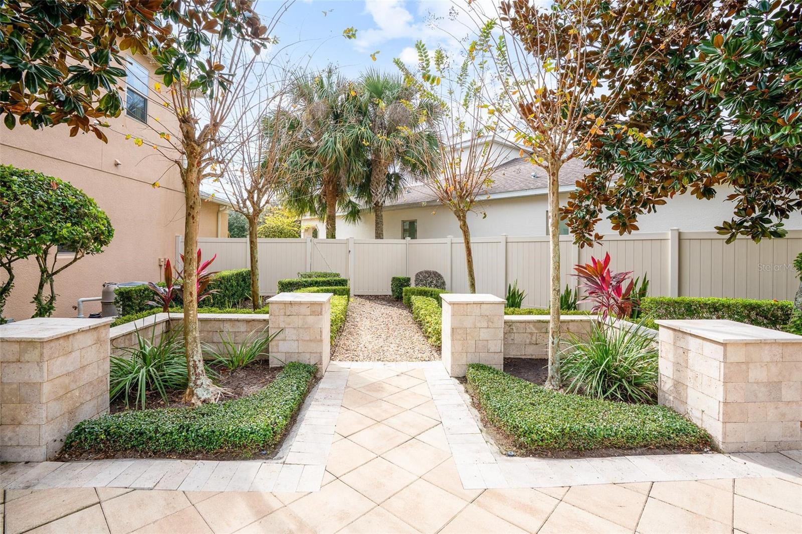 12530 CLIMBING VINE CT