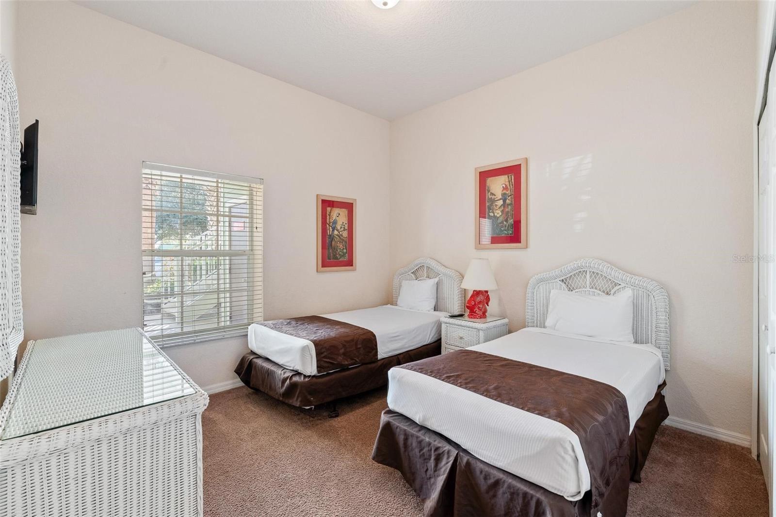 602 GRAN BAHAMA BLVD #602