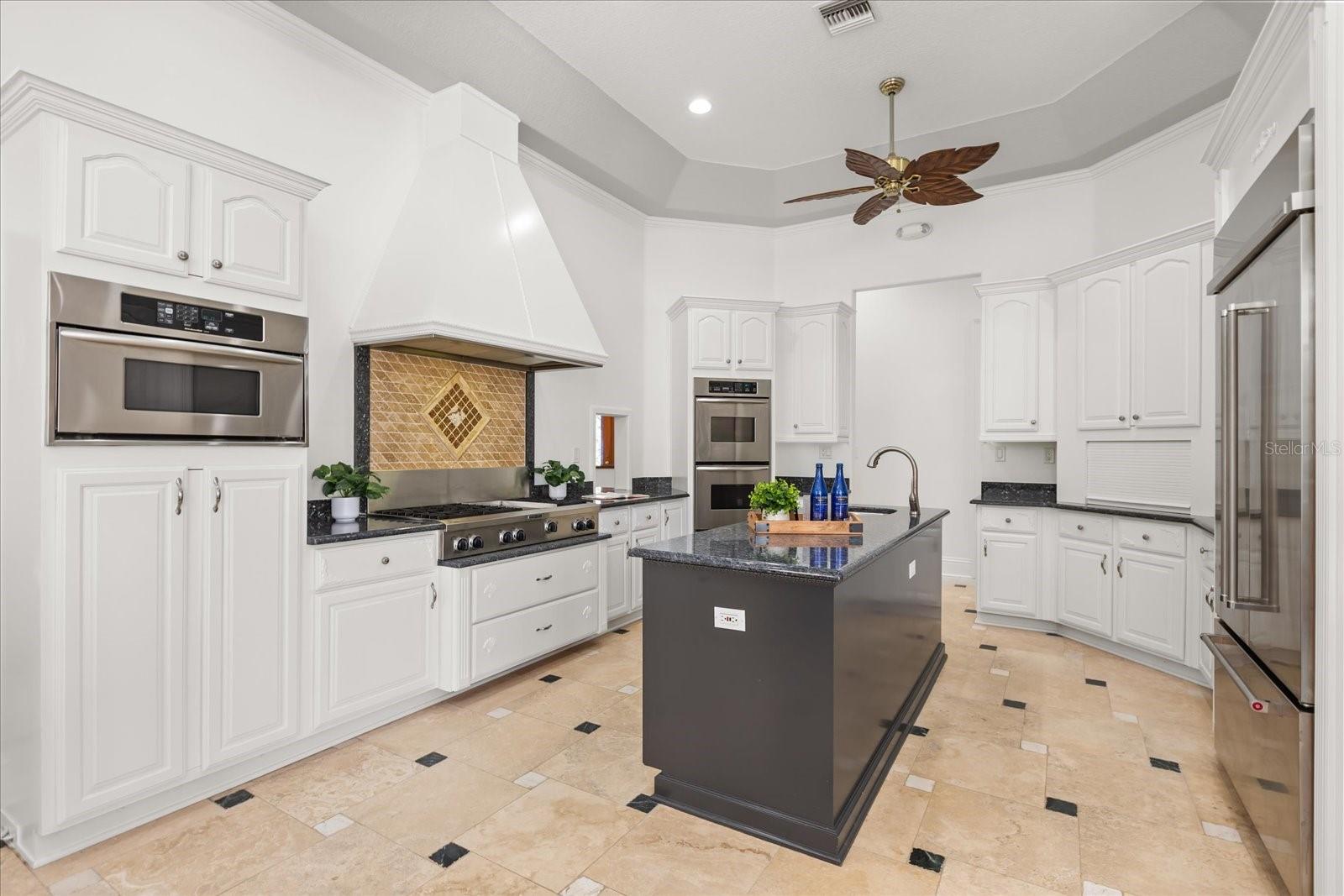 1501 LAKE MARKHAM RD