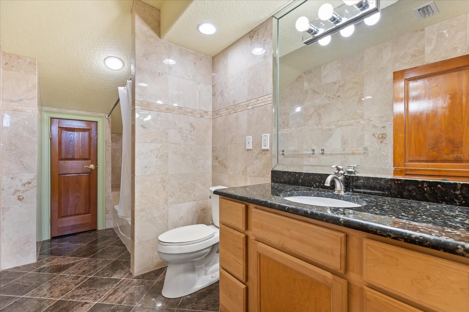 1501 LAKE MARKHAM RD