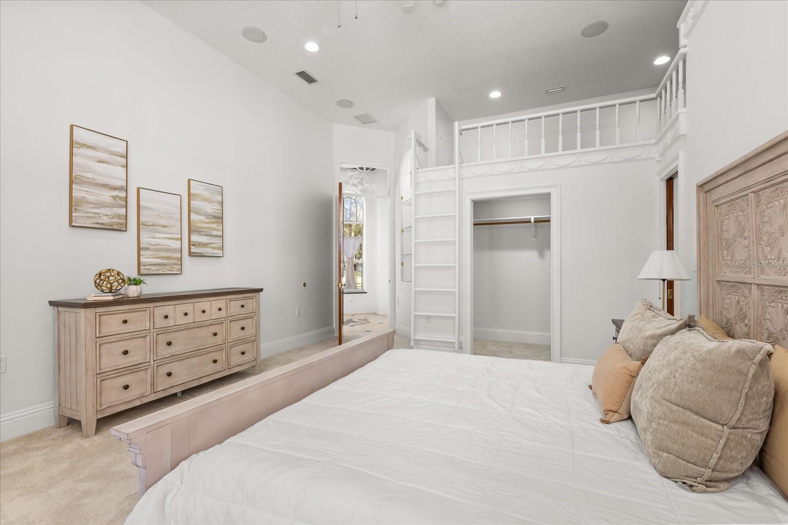 1501 LAKE MARKHAM RD