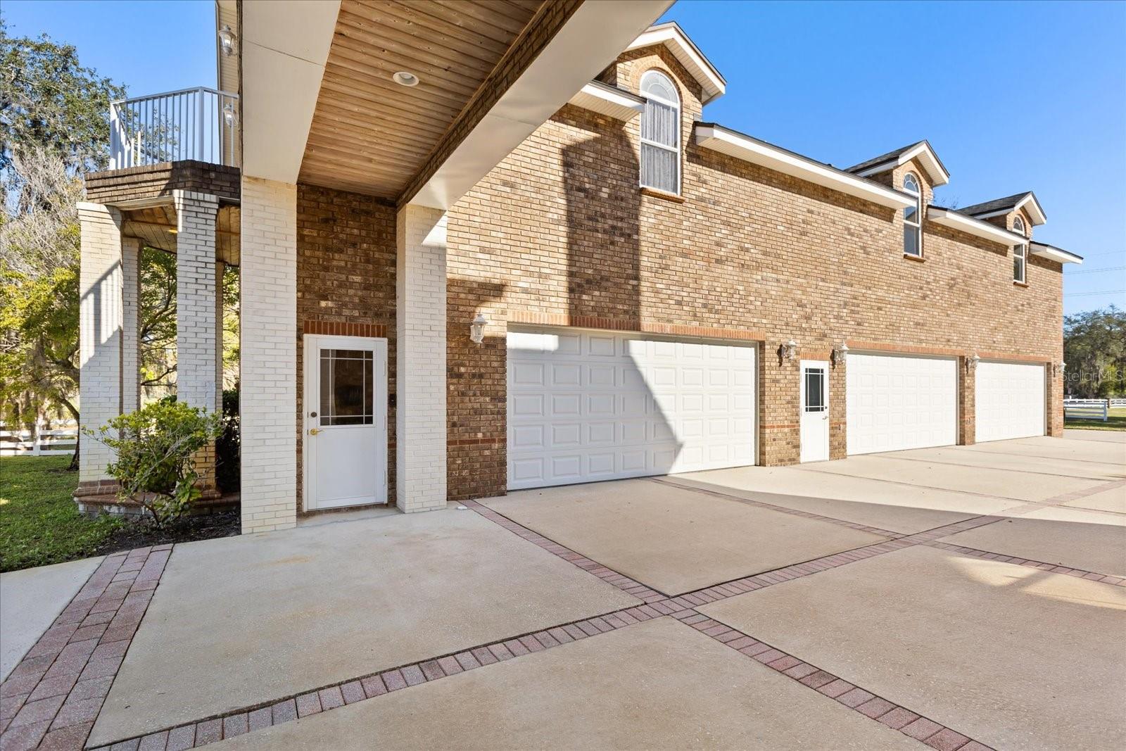 1501 LAKE MARKHAM RD