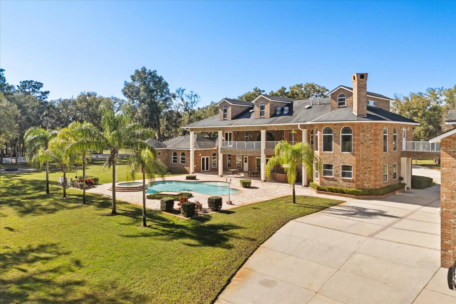 1501 LAKE MARKHAM RD