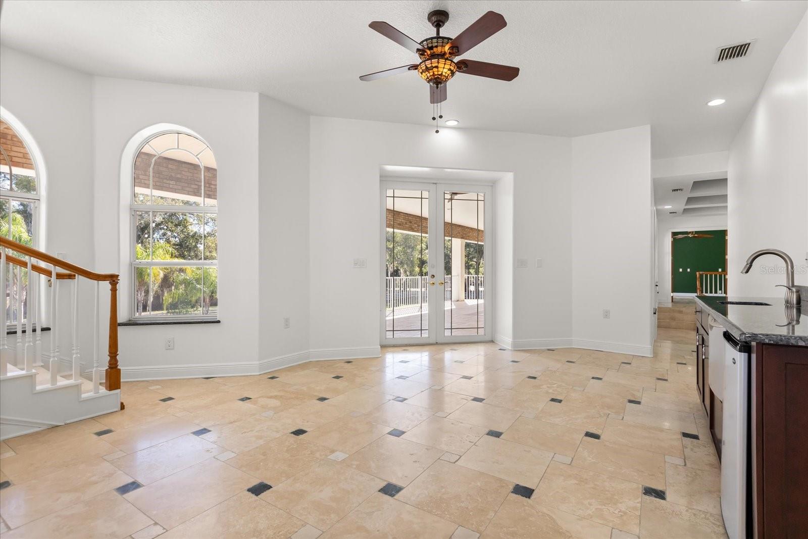 1501 LAKE MARKHAM RD