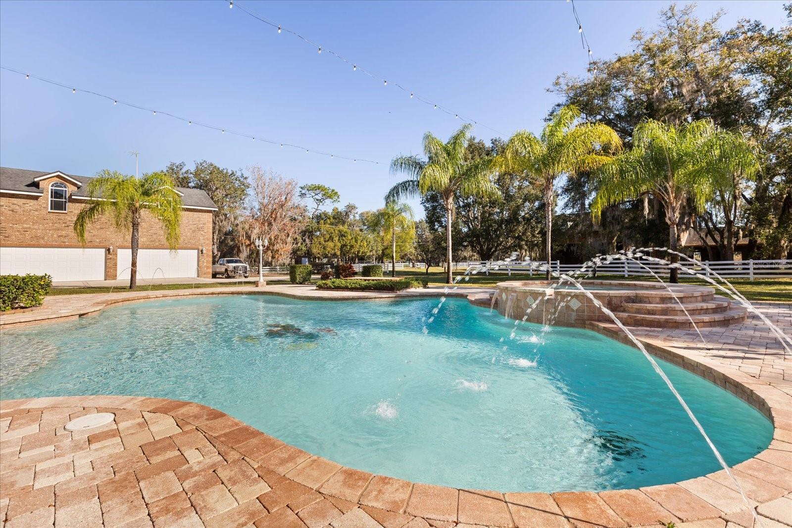 1501 LAKE MARKHAM RD