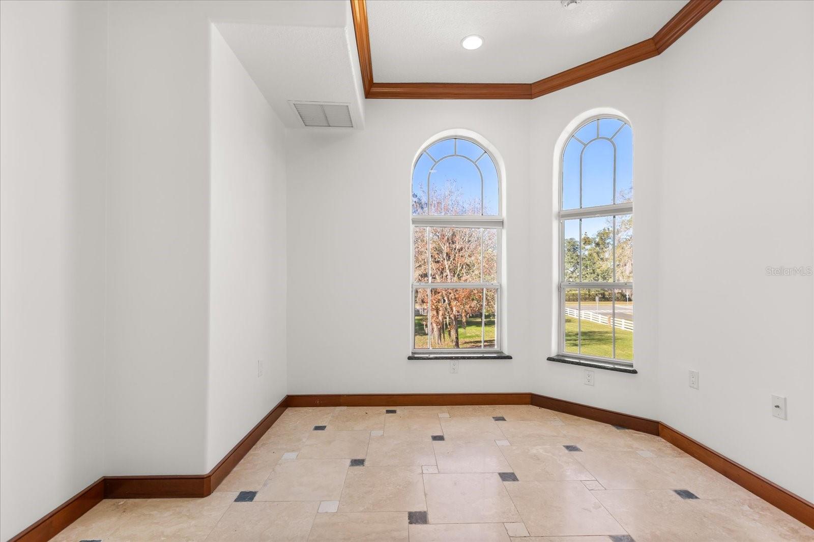 1501 LAKE MARKHAM RD