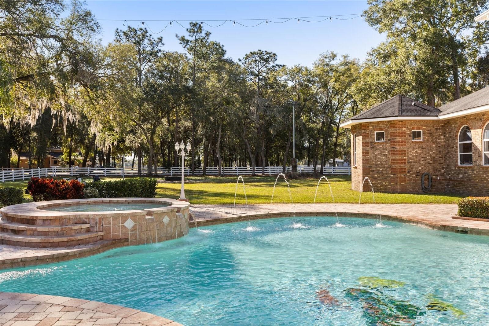 1501 LAKE MARKHAM RD