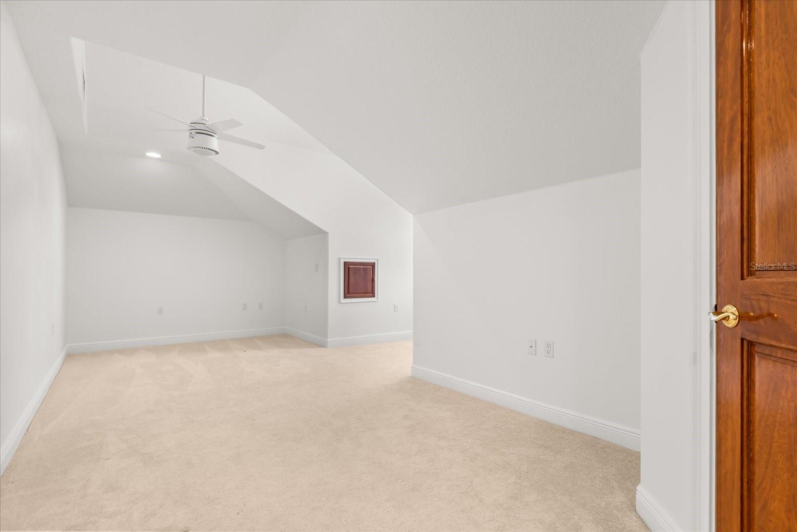 1501 LAKE MARKHAM RD