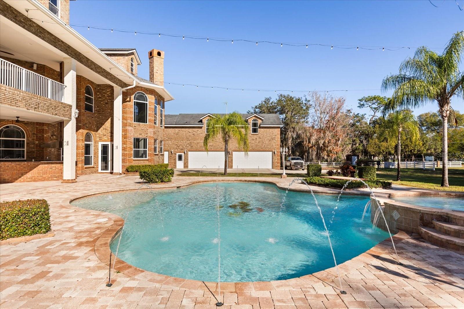 1501 LAKE MARKHAM RD