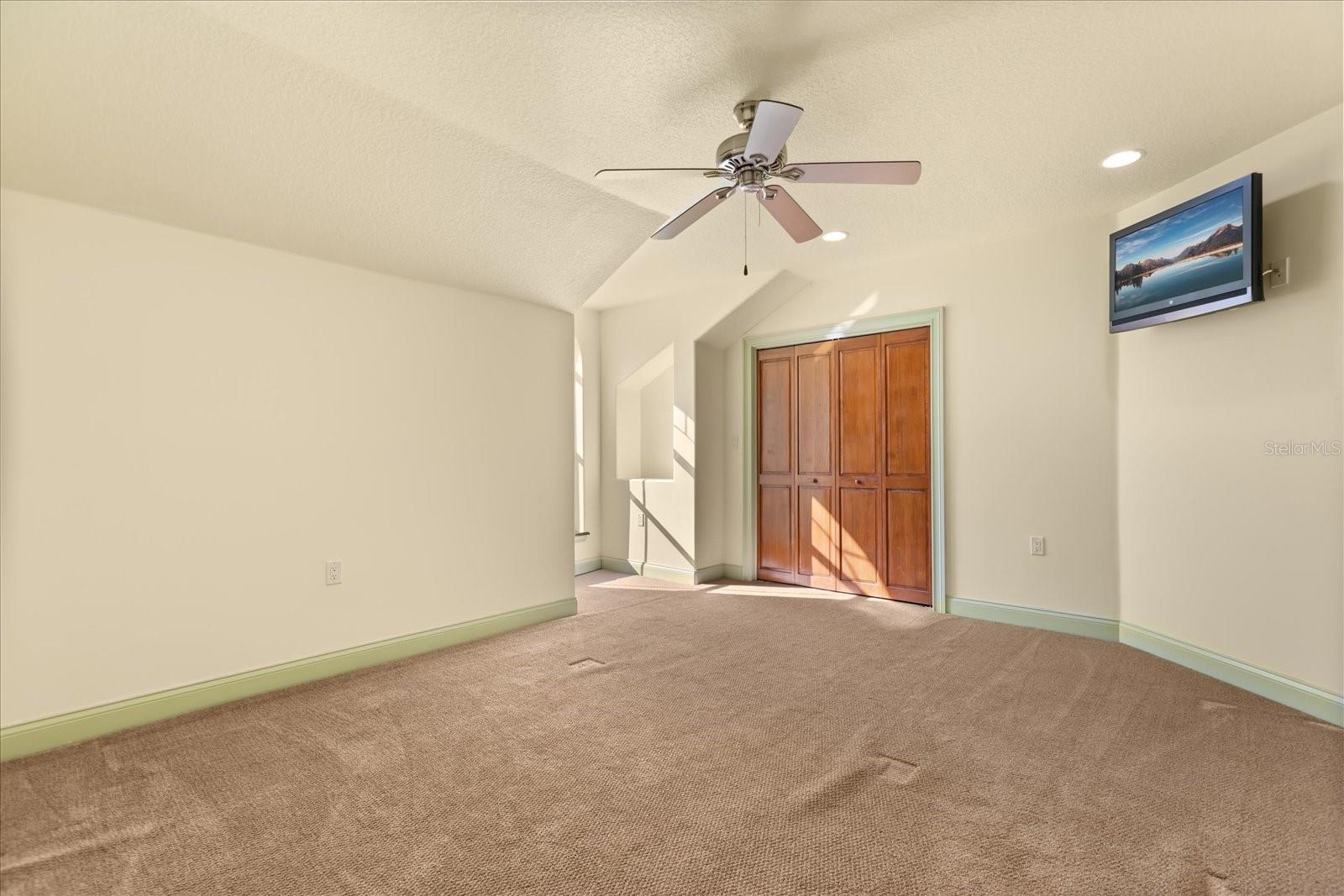 1501 LAKE MARKHAM RD