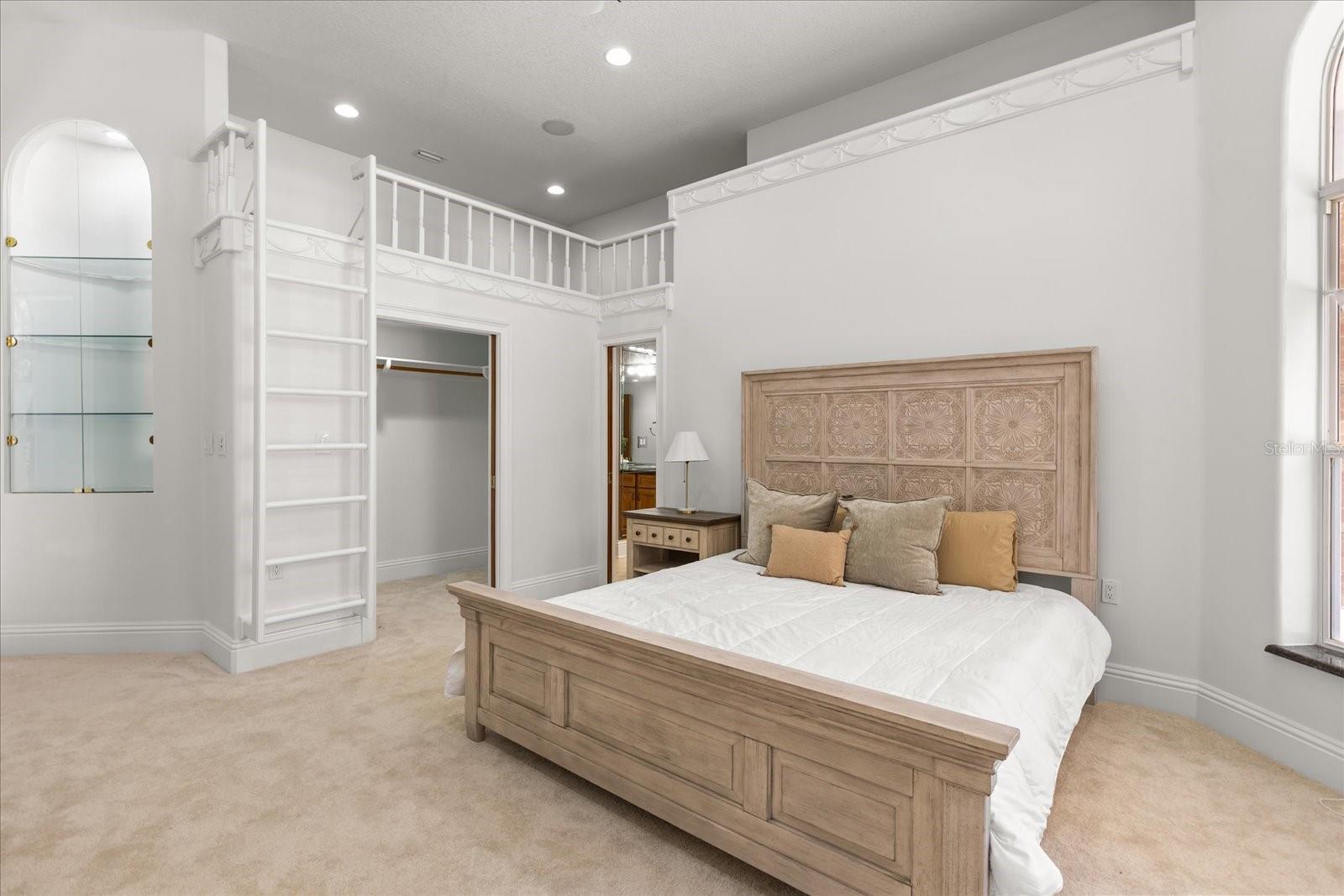 1501 LAKE MARKHAM RD