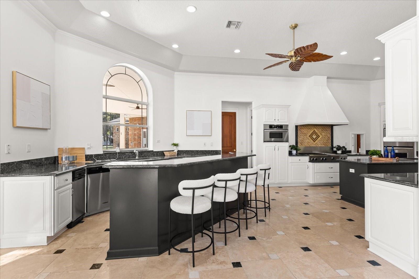 1501 LAKE MARKHAM RD