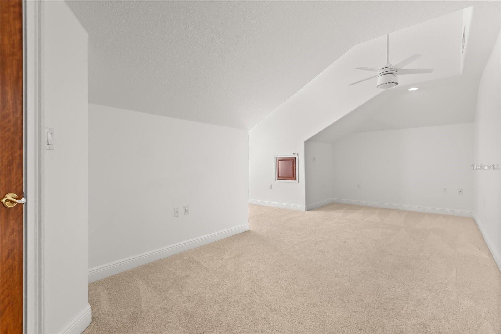 1501 LAKE MARKHAM RD