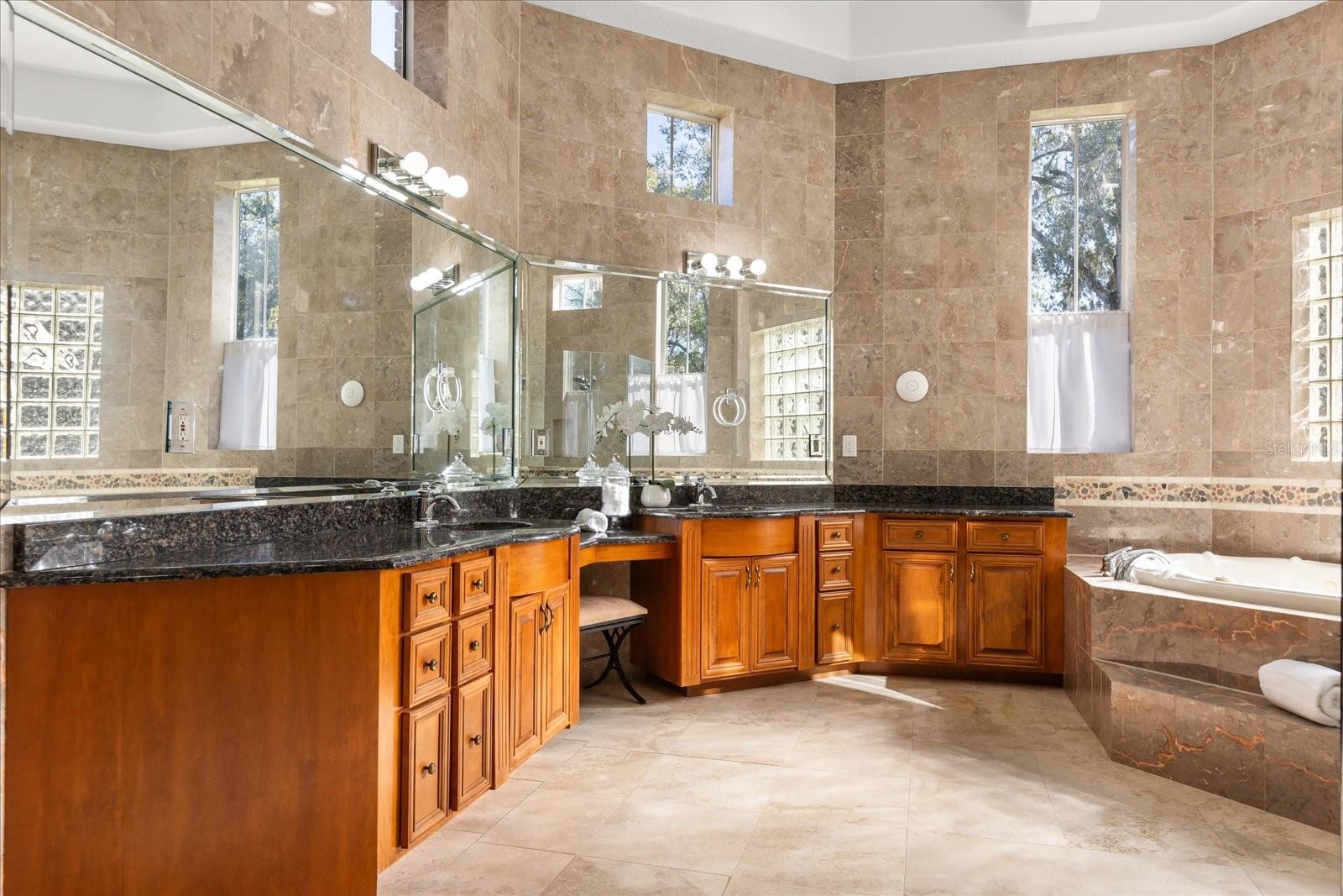 1501 LAKE MARKHAM RD