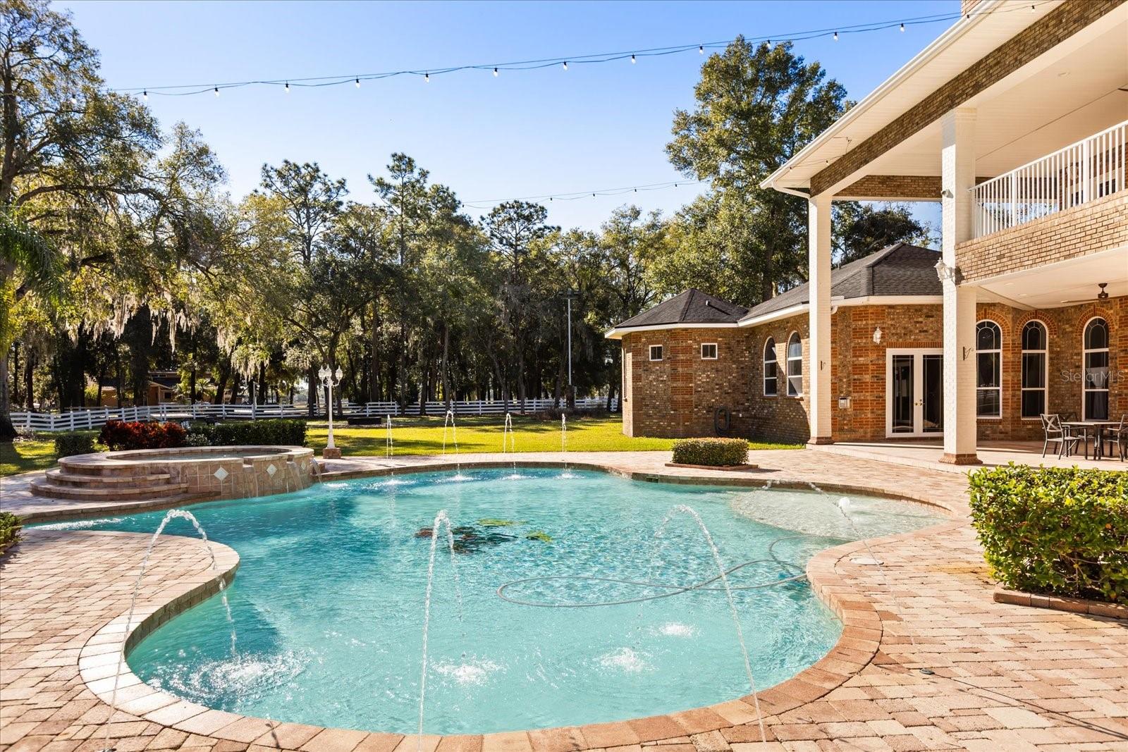 1501 LAKE MARKHAM RD