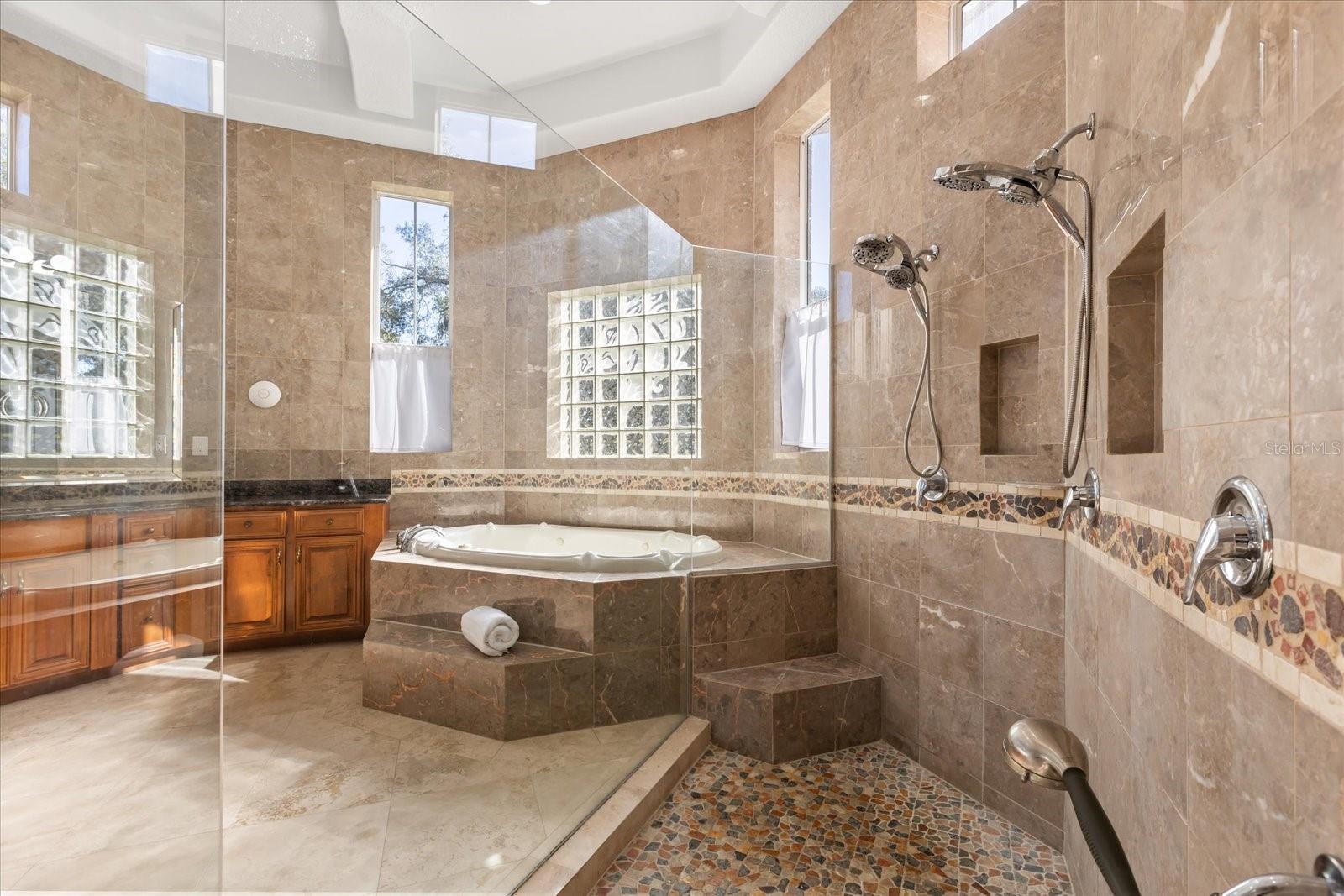 1501 LAKE MARKHAM RD