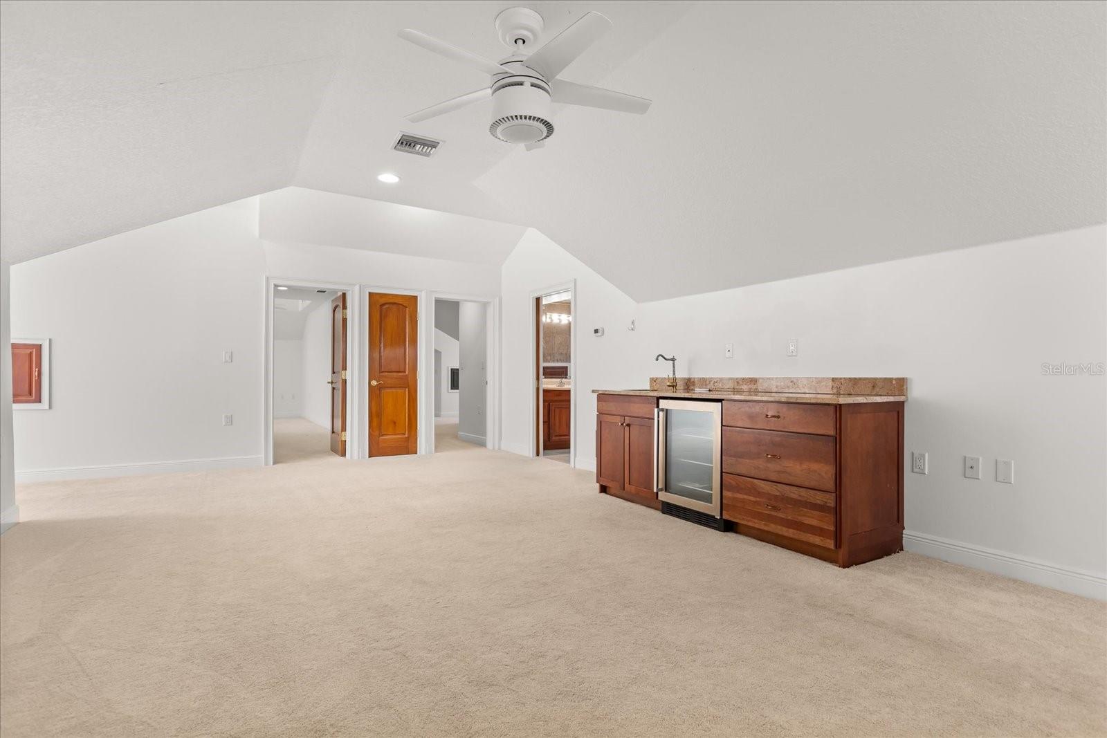 1501 LAKE MARKHAM RD