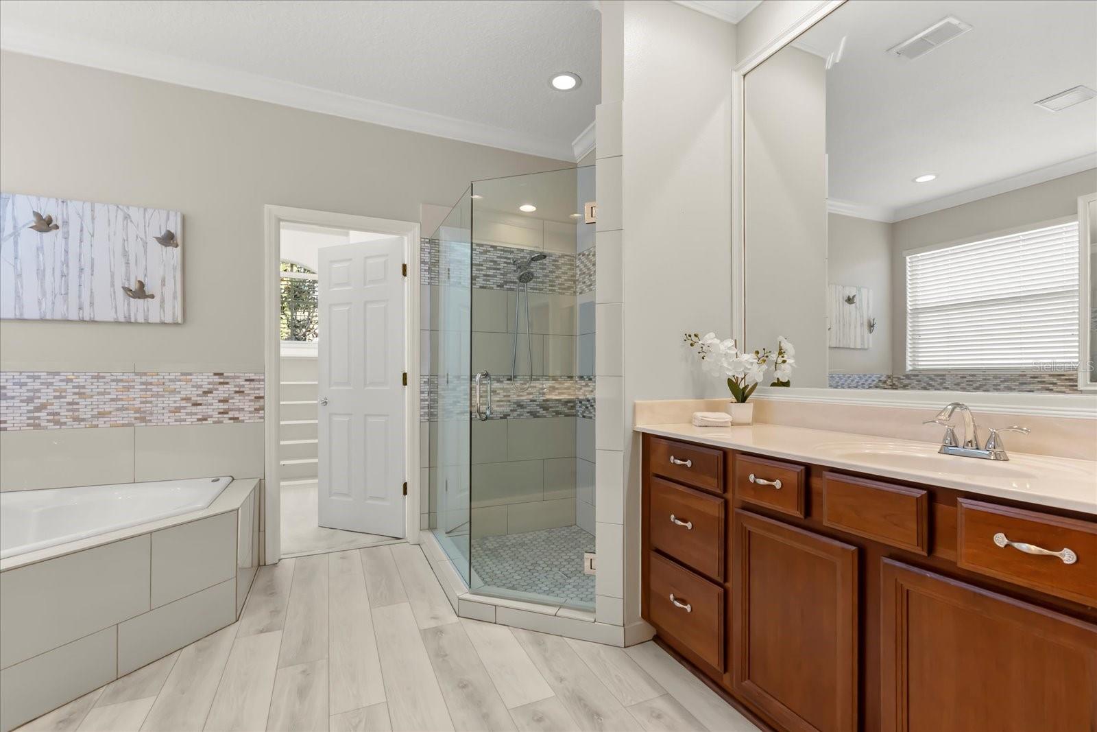 5586 WHISPERING WOODS PT