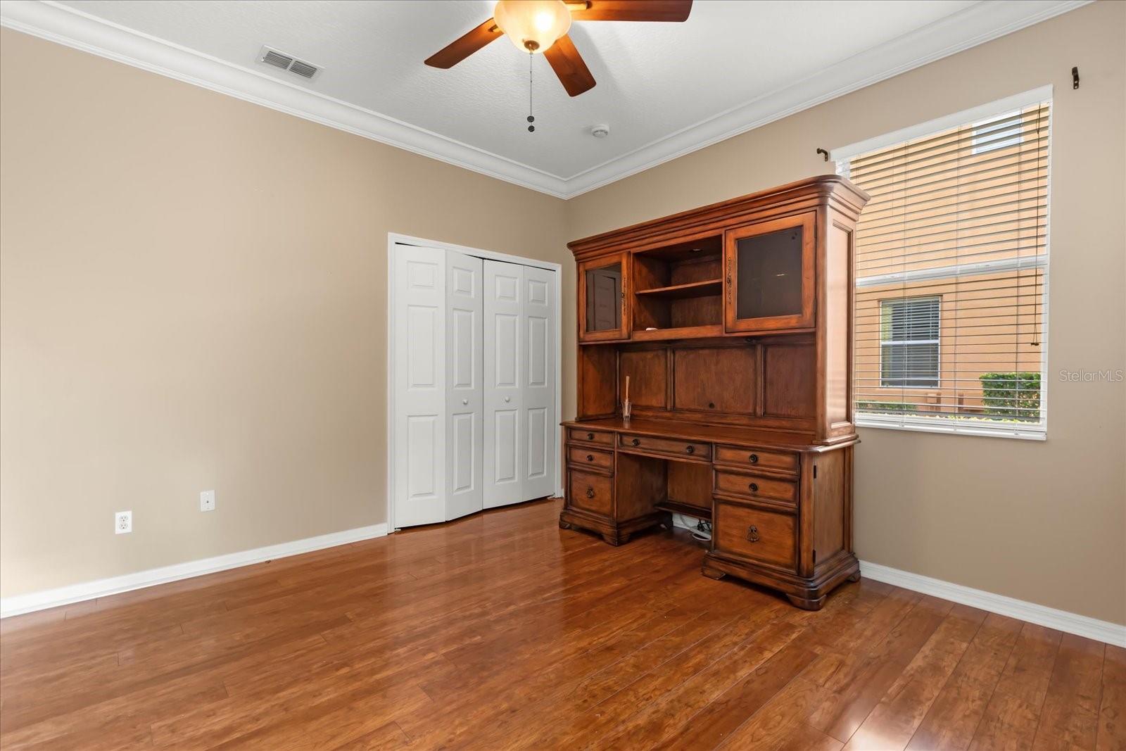 5586 WHISPERING WOODS PT