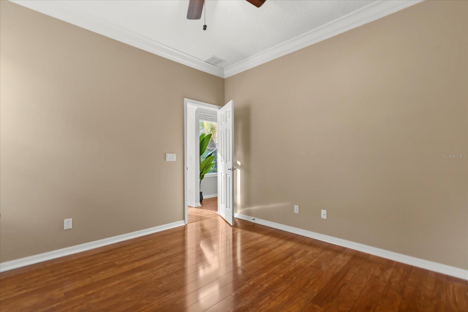 5586 WHISPERING WOODS PT