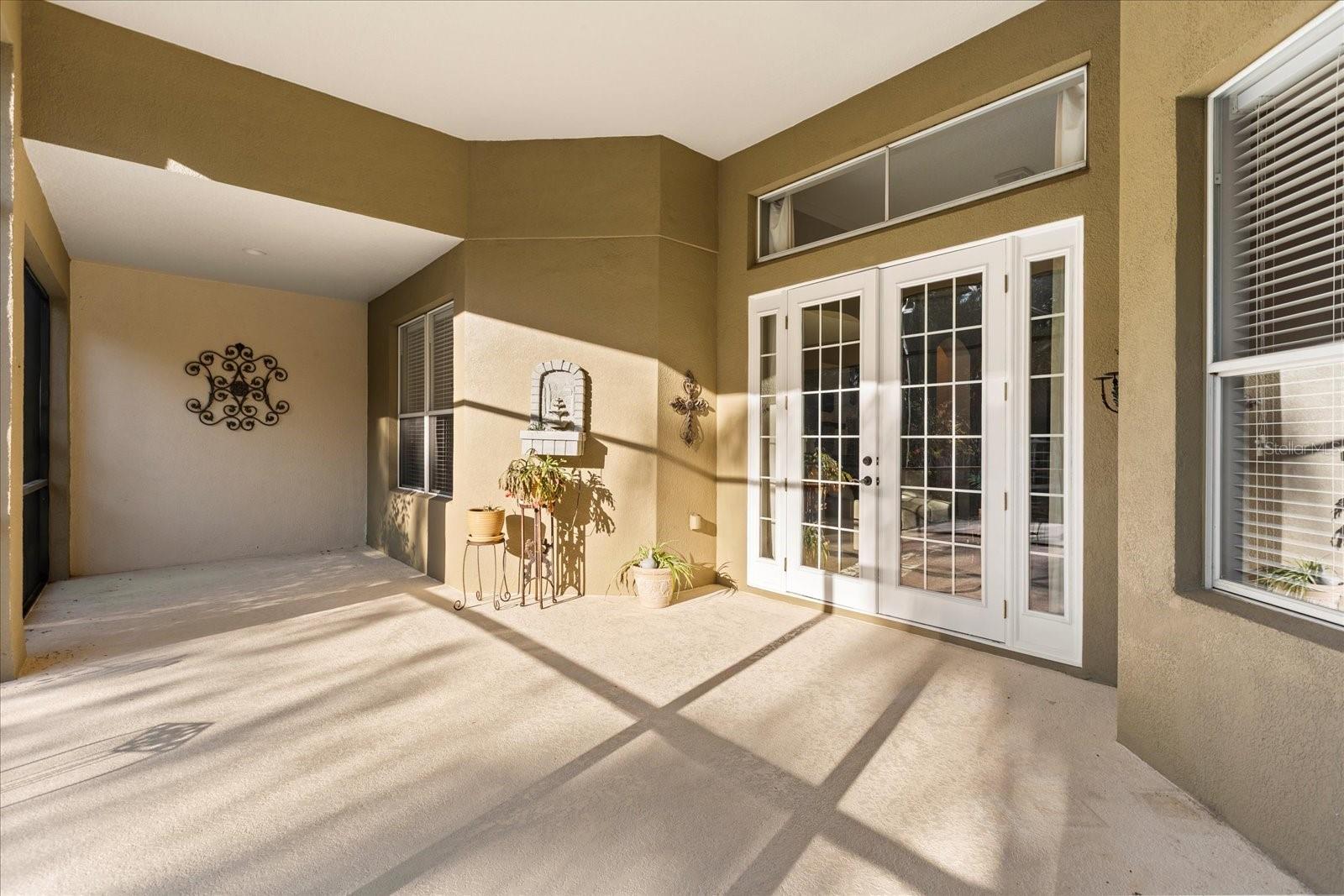 5586 WHISPERING WOODS PT