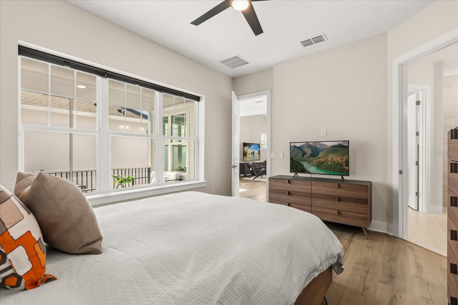 1185 WILDER OAKS WAY