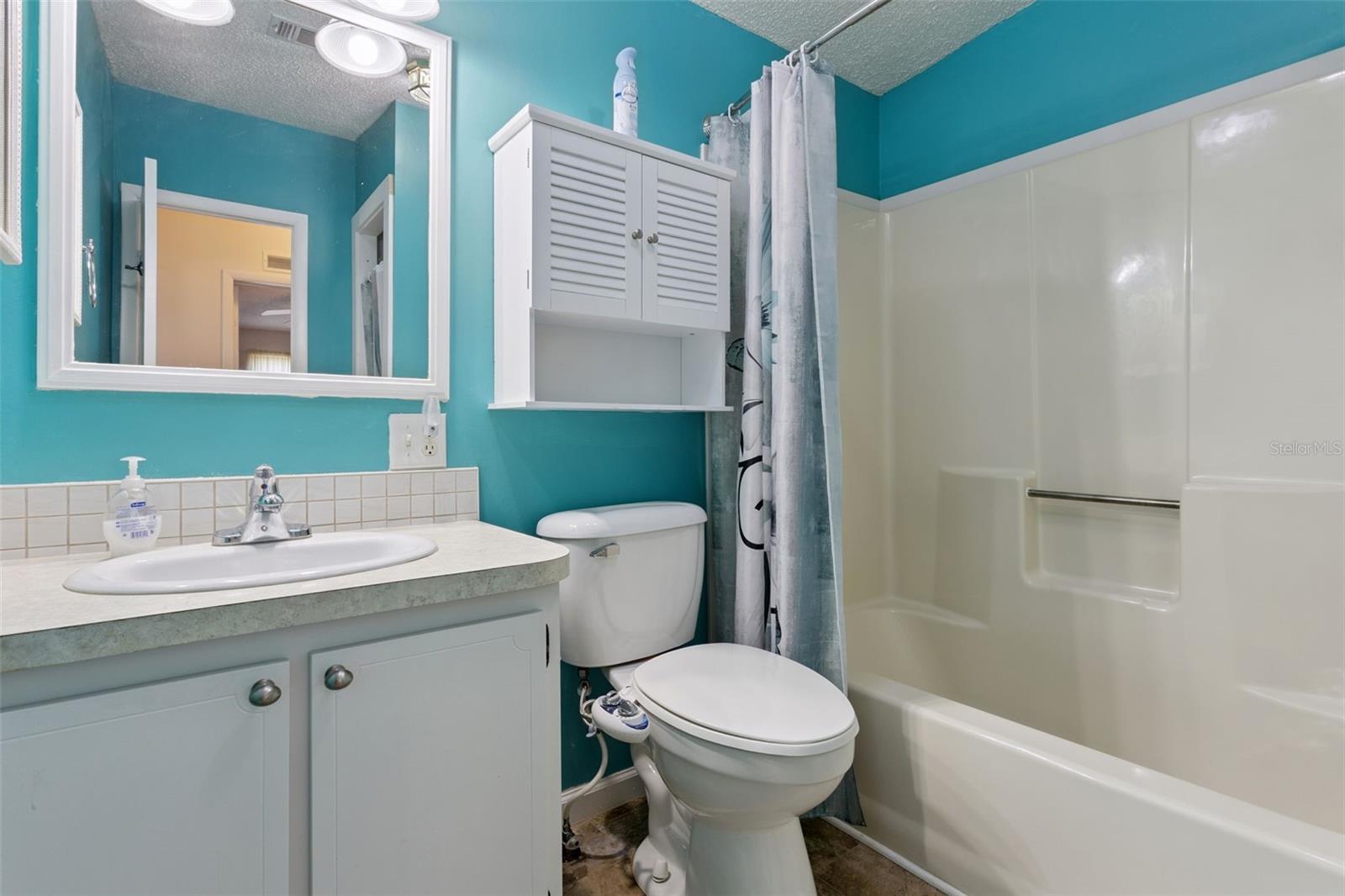 1612 E SCHWARTZ BLVD