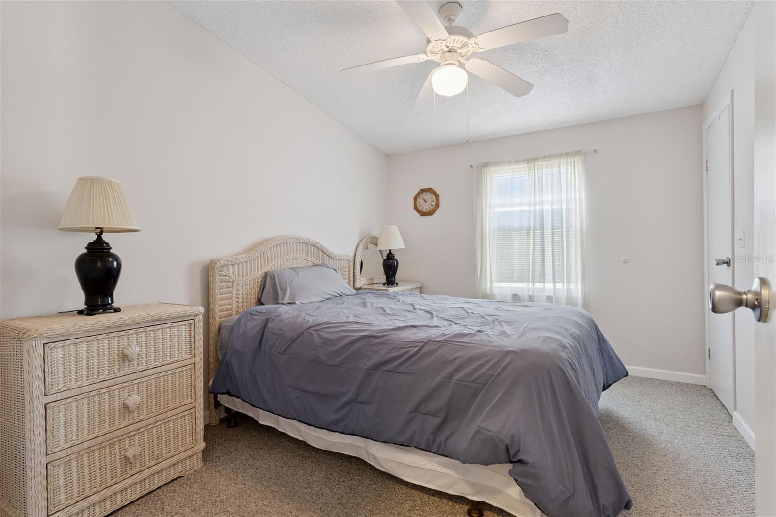 1612 E SCHWARTZ BLVD